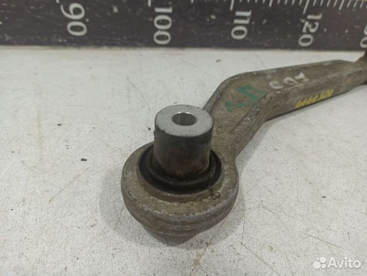 Рычаг задний поперечный правый