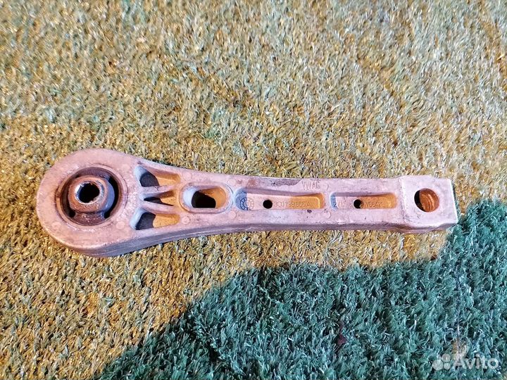 Опора двигателя (подушка двс) правая 3C0199855 Vol