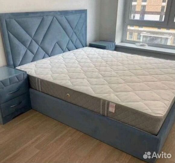 Кровать с изголовьем