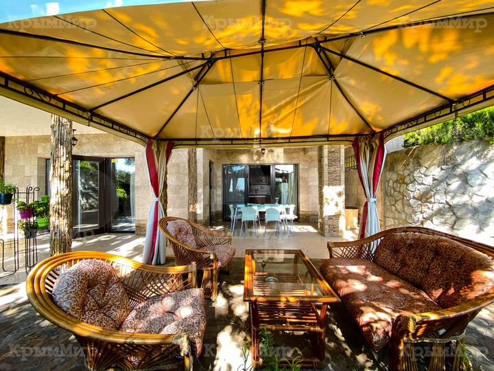 Дом 350 м² на участке 15 сот.