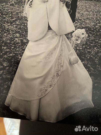 Свадебное платье, фата, сумочка