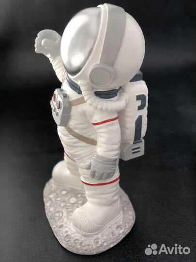 Космонавт/ астронавт/ скульптура/ фигурка