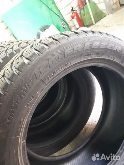 Toyo Observe Ice-Freezer 215/55 R17 98T