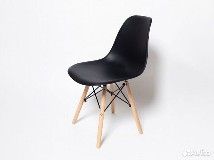 Кухонные стулья Eames в наличии