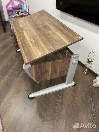 Растущая парта moll