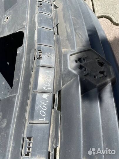 Решетка радиатора логан