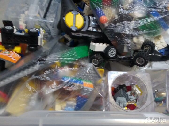 Lego в разобранном виде, более 16 конструкций