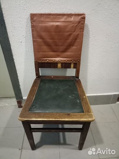 Стул старинный крепкий