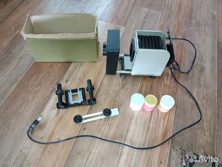 Проектор диафильмов экран