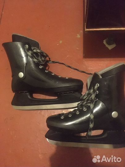 Коньки хоккейные Leader