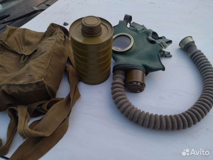 Противогаз советский, комплект