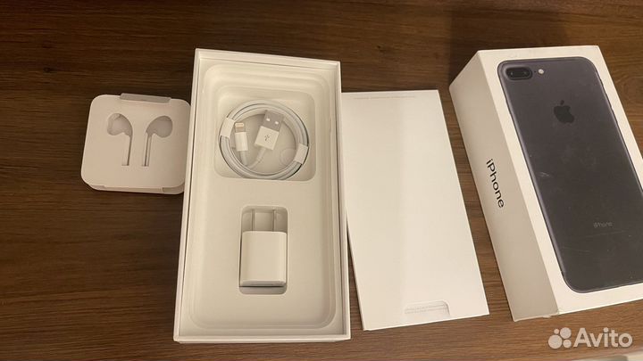 Коробки от устройств Apple