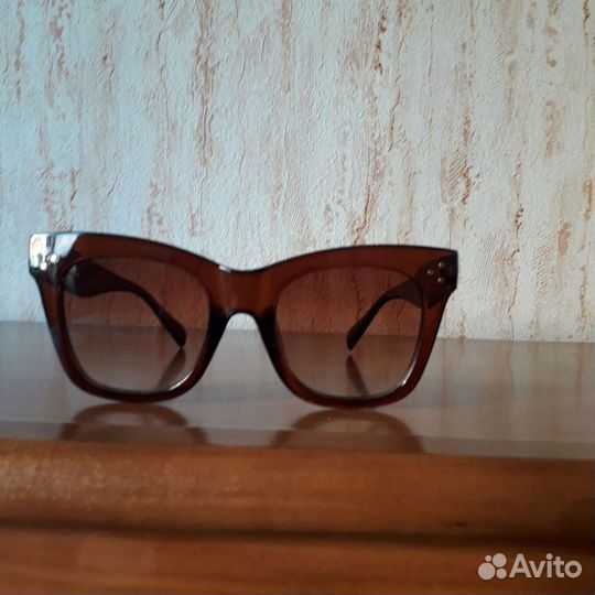 Очки от Солнца Италия