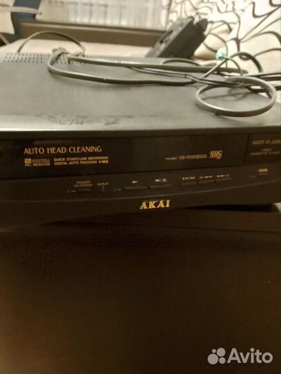 Видеомагнитофон 