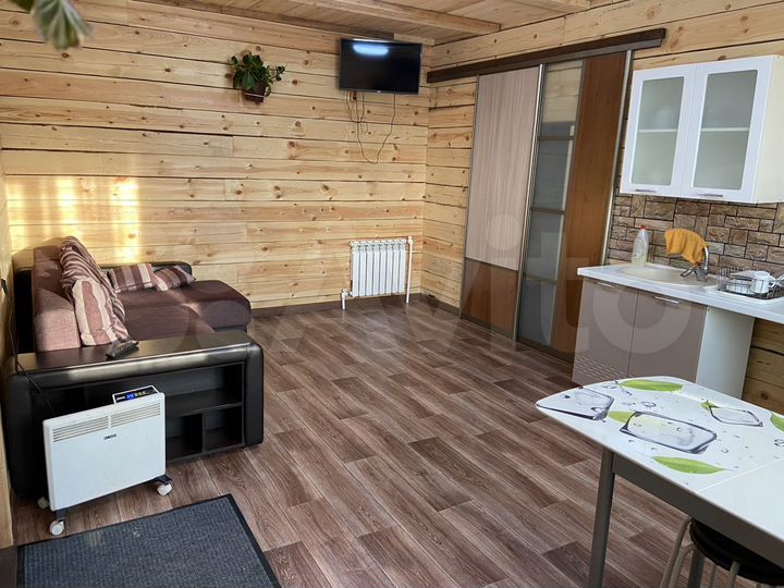 Дом 30 м² на участке 5 сот.