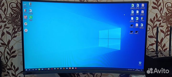 Монитор Samsung 27 изогнутый 240Гц