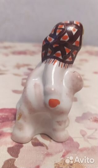 Фарфоровая статуэтка