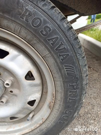 Покрышка на прицеп