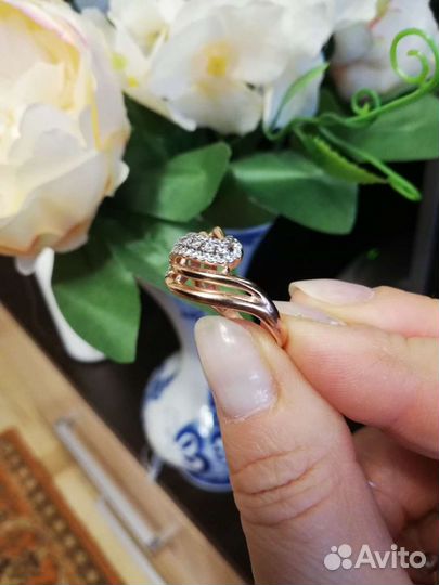 Серебряное кольцо с камнем