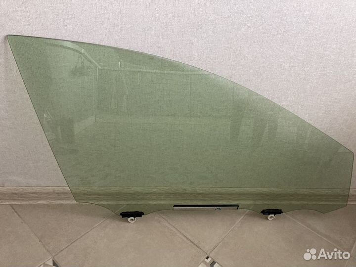 Стекло Toyota RAV4 (2013-2019г), переднее правое