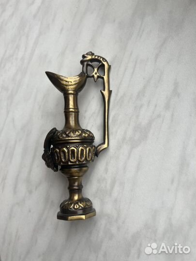 Декоротивный кувшин статуэтка бронза