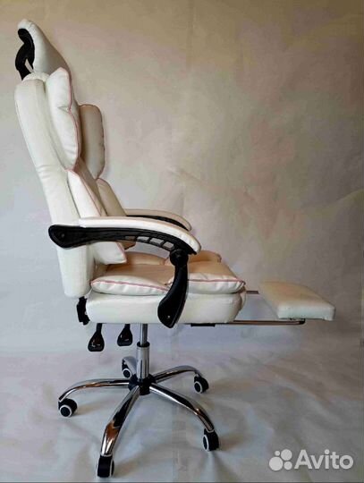 Компьютерное кресло новое белое