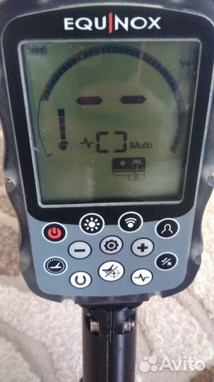 Металлоискатель в боксе Minelab Equinox 800