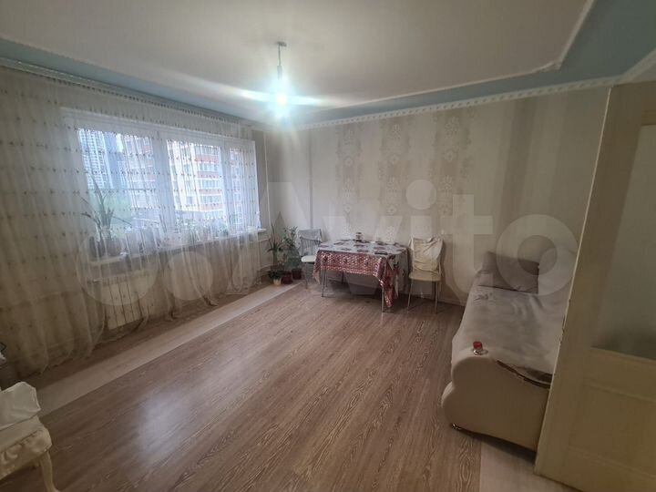 3-к. квартира, 80 м², 5/17 эт.