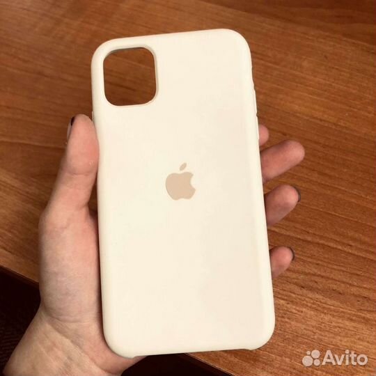 Чехол на iPhone 11