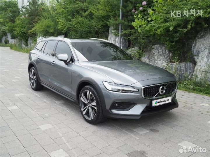 Volvo V60 Cross Country 2.0 AT, 2021, 30 000 км