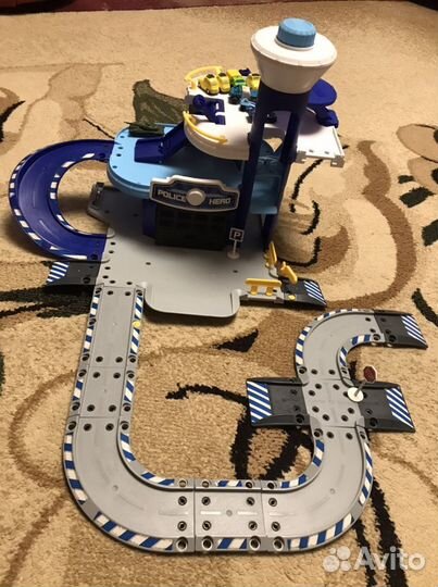 Детская парковка для машинок