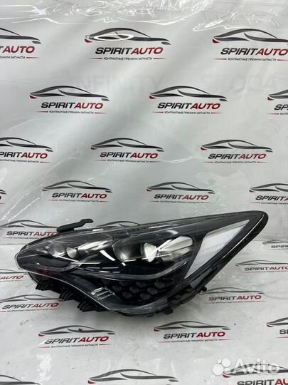 Фара передняя левая Kia Stinger 1 2017-2023