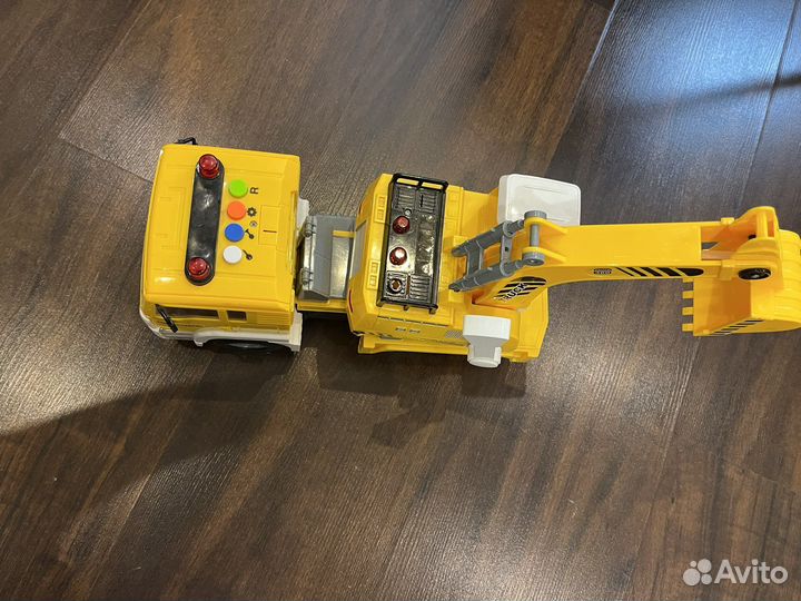 Экскаватор игрушка