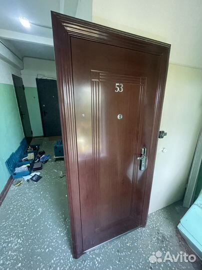 Дверь входная металлическая левая бу