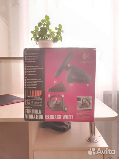 Игровой руль с педалями