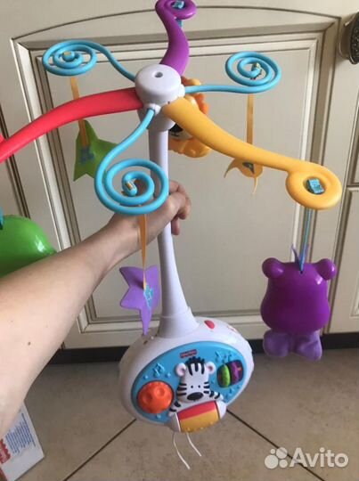 Музыкальная карусель на кроватку