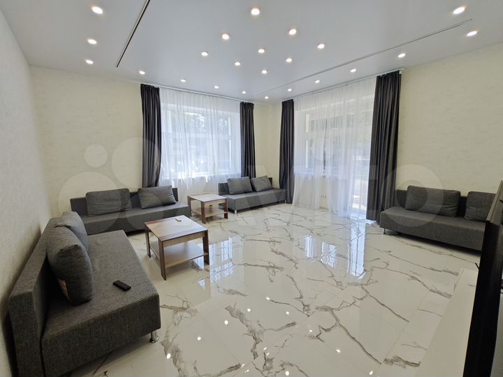 2-к. квартира, 108 м², 1/3 эт.