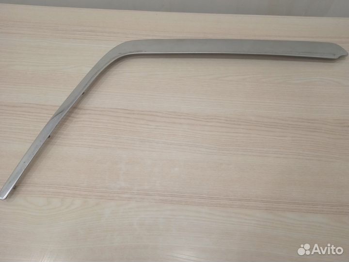 Хром левый переднего бампера Mercedes Benz w124