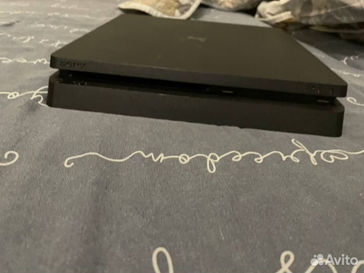 Игровая приставка ps4