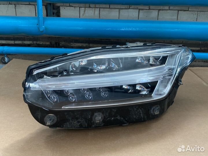 Фара левая Volvo xc90
