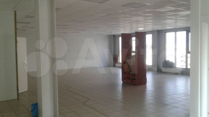 Торговое помещение, 136 м²