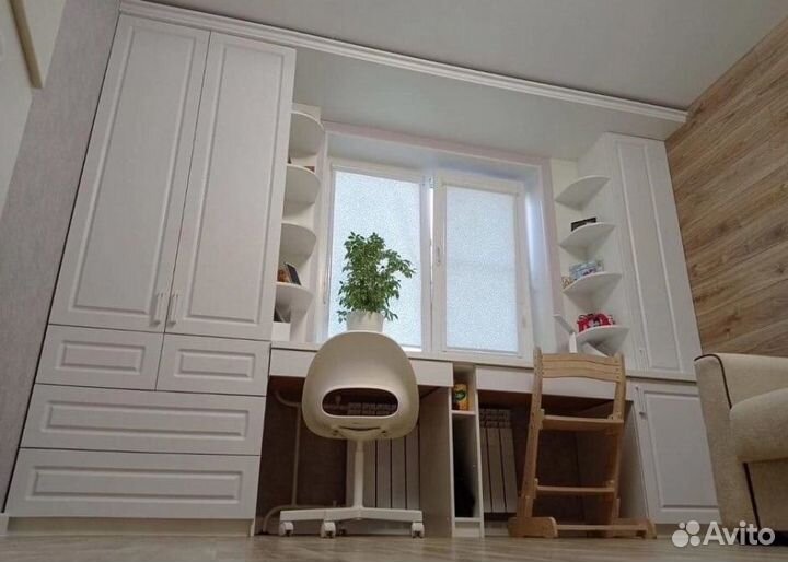 Рабочая зона у окна