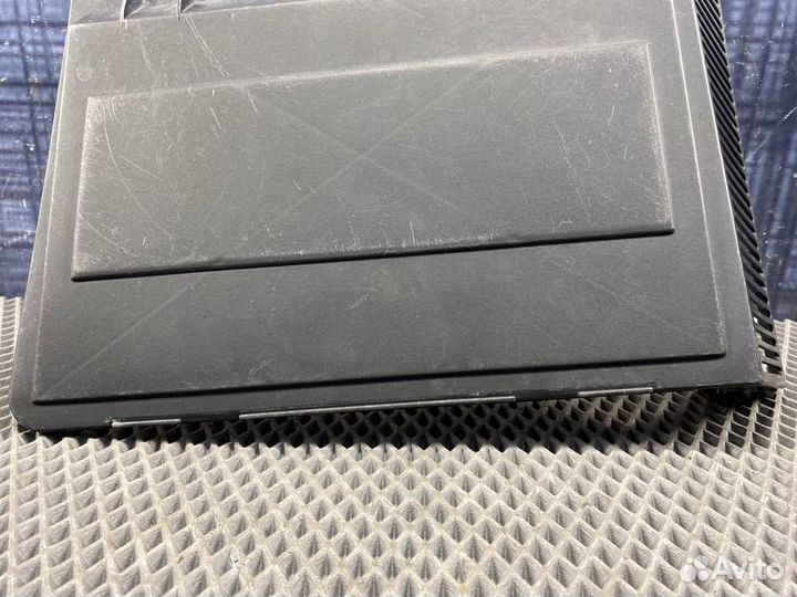 Крышка корпуса салонного фильтра левая Bmw E39