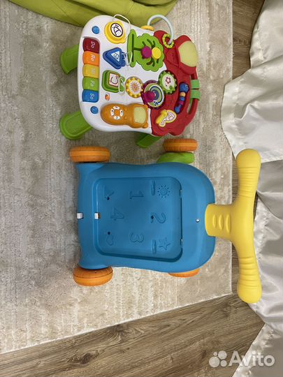 Развивающий столик каталка