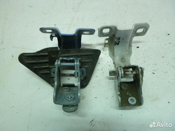 Петля двери багажника land rover freelander 2 2007