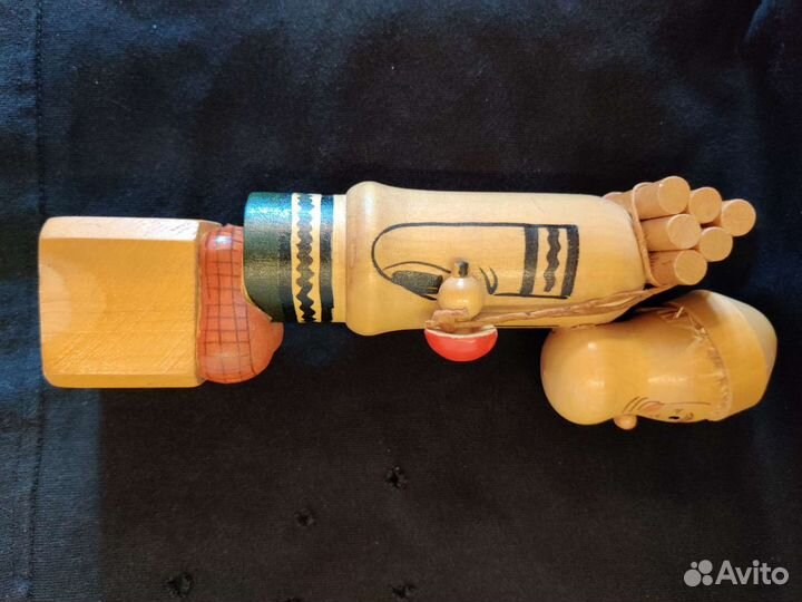 Фигурка деревянная