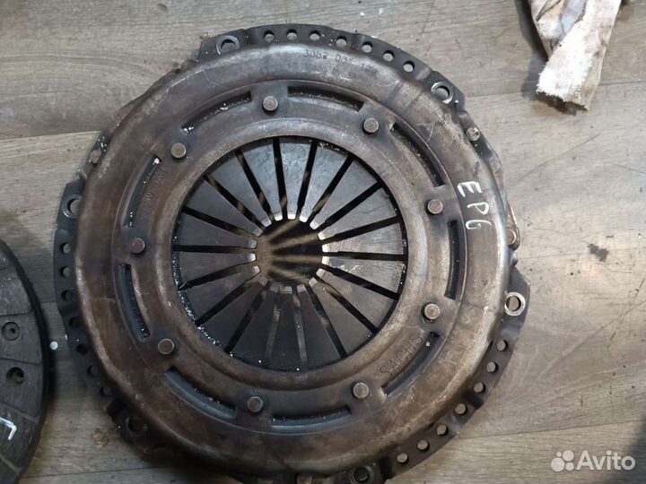Корзина с диском сцепления пежо 308 1.6 ep6