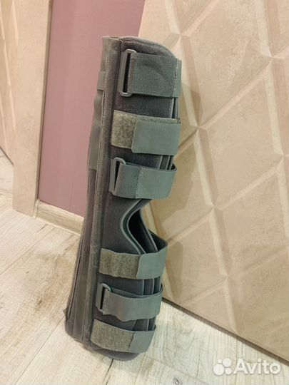 Коленный ортез, тутор