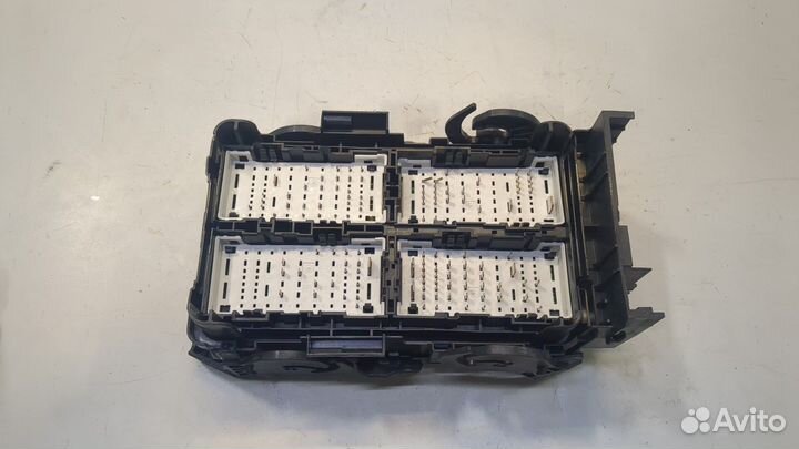 Блок предохранителей Buick Regal 2017, 2018