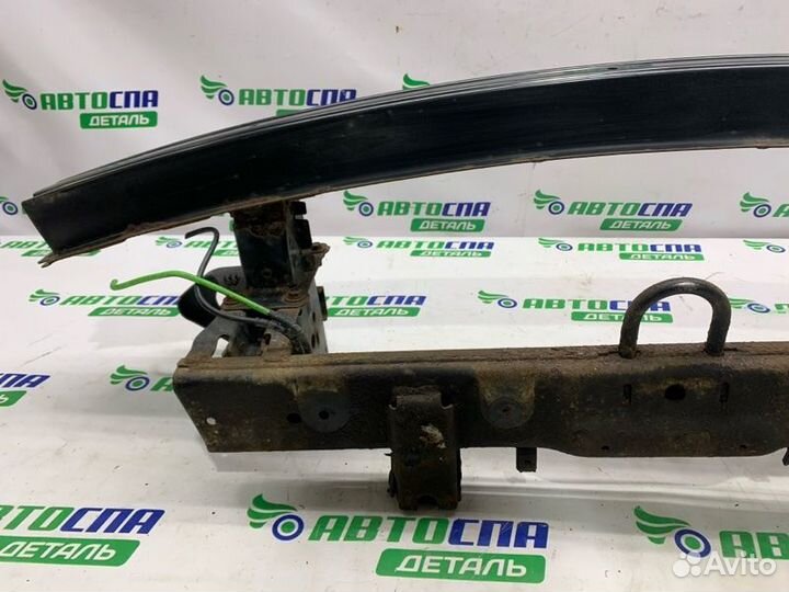 Усилитель бампера передний Land Rover Discovery 3